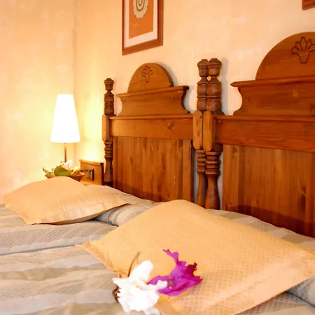 Tirajanas Отель 4*