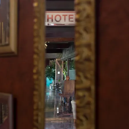 Tirajanas Hotel 4*